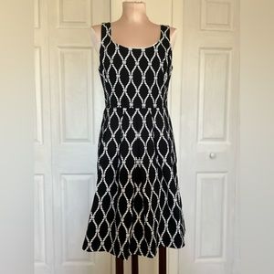 Banana Republic sleeveless patterned pleated skirt fit and flare dress size 6